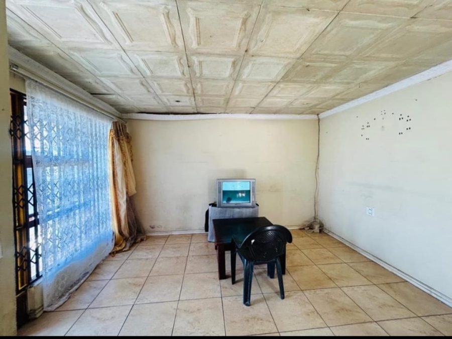 3 Bedroom Property for Sale in Umrhabulo Triangle Western Cape